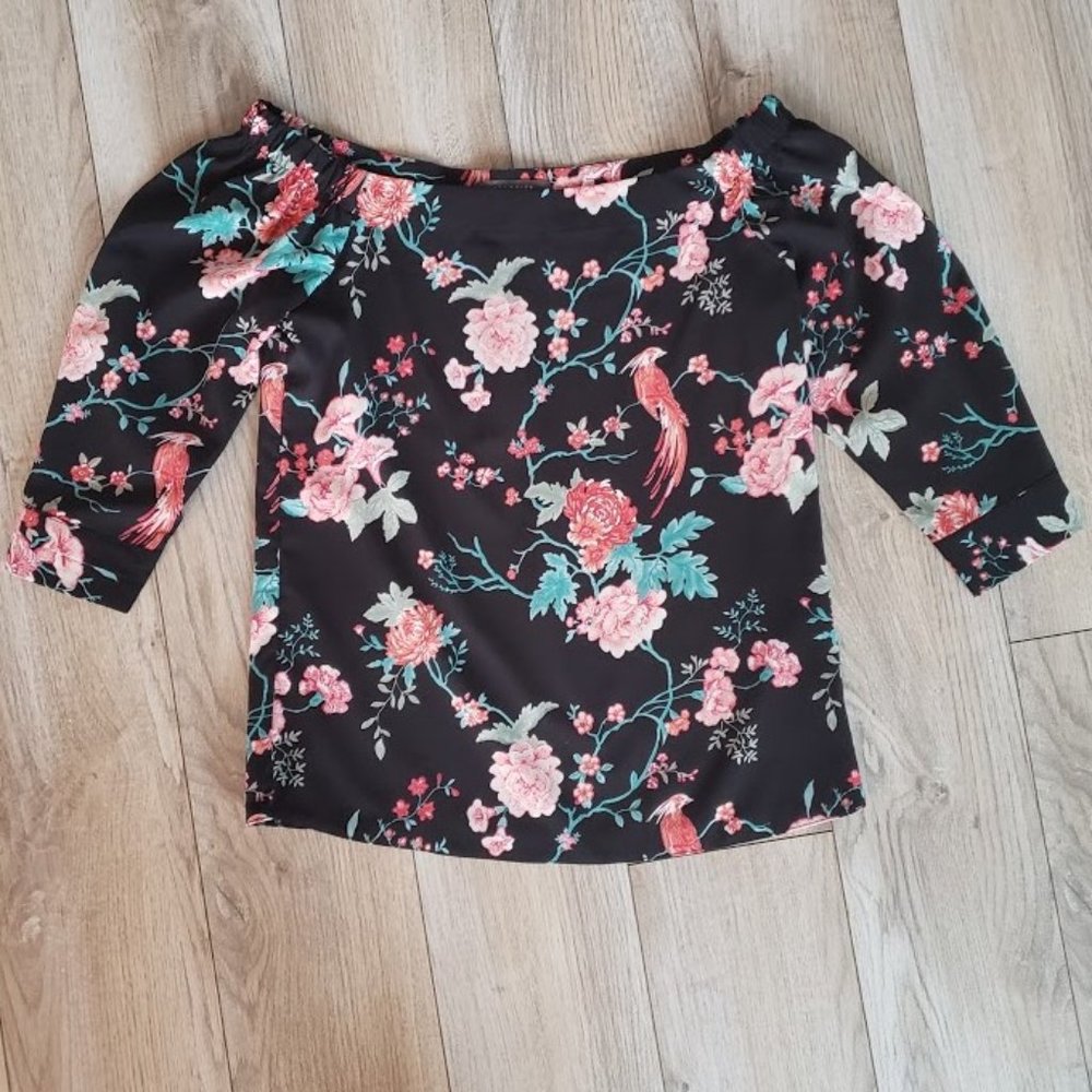 Off-Shoulder Half-Sleeve Top